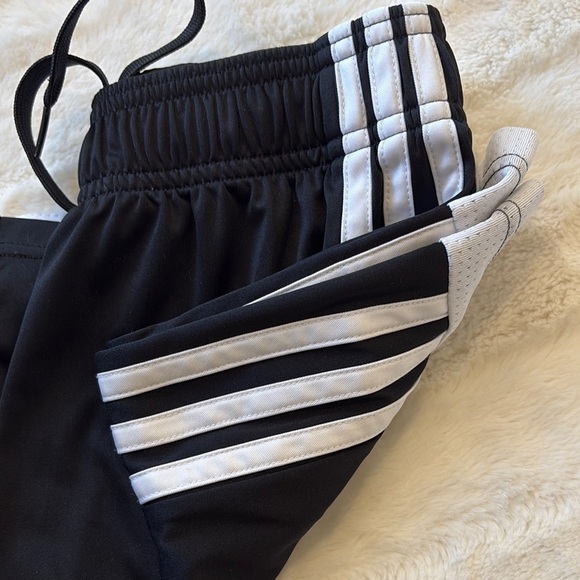 Adidas Black Athletic Shorts youth size medium - Picture 9 of 9